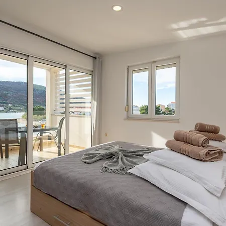 Holidays Roko - Sea View With Pool (adults Only) דירה Grebaštica