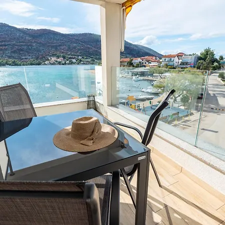 Апартаменты Holidays Roko - Sea View With Pool (adults Only) *