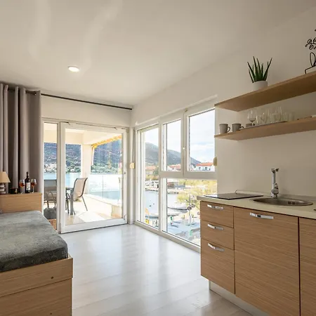 Holidays Roko - Sea View With Pool (adults Only) Grebaštica