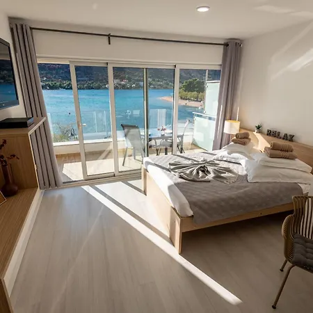 דירה Holidays Roko - Sea View With Pool (adults Only)