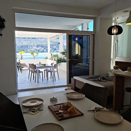 Apartment Holidays Roko Grebastica
