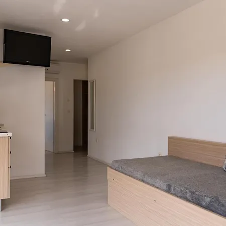 Apartament Holidays Roko - Sea View With Pool Grebaštica