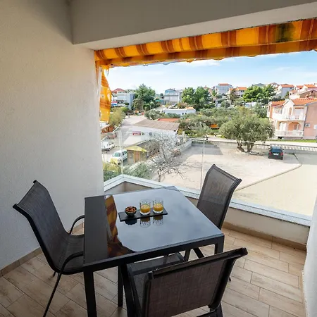 Apartament Holidays Roko - Sea View With Pool Grebaštica