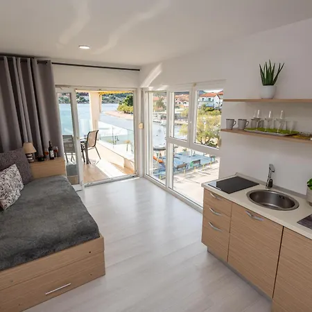דירה Holidays Roko - Sea View With Pool (adults Only)