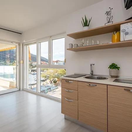Holidays Roko - Sea View With Pool (adults Only) Гребастика