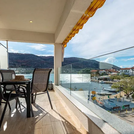 דירה Holidays Roko - Sea View With Pool (adults Only)
