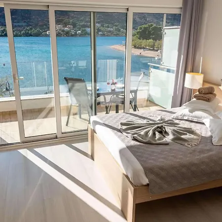 Daire Holidays Roko - Sea View With Pool (adults Only) Grebaštica