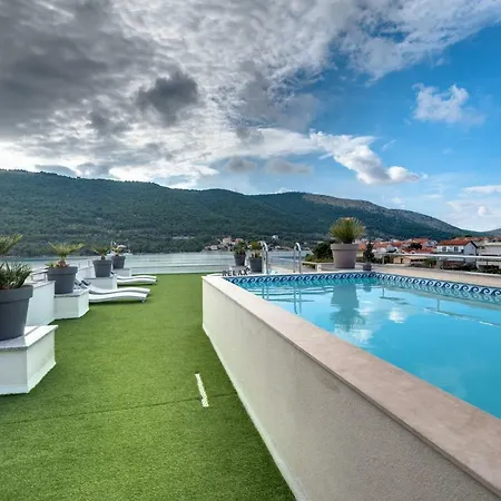 Apartman Holidays Roko - Sea View With Pool (adults Only) Grebaštica