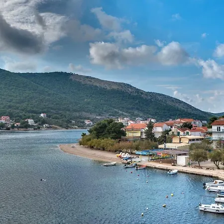 Apartman Holidays Roko - Sea View With Pool (adults Only) Grebaštica