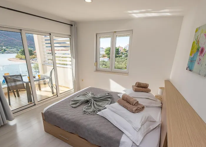 Holidays Roko - Sea View Apartments With Pool (Adults Only) * Grebaštica