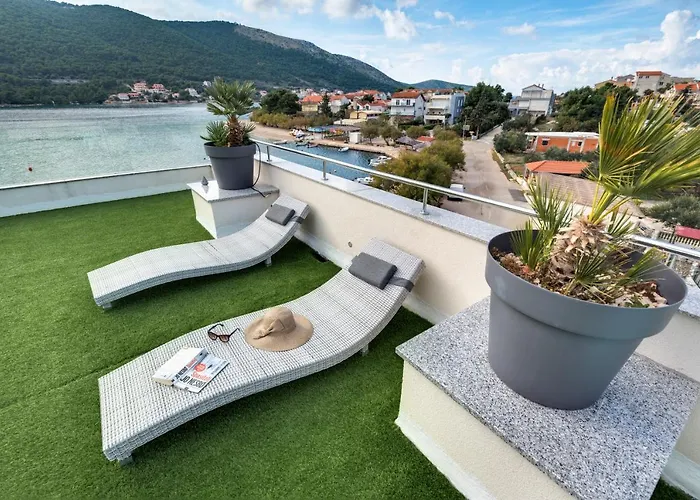 Holidays Roko - Sea View With Pool (adults Only) דירה